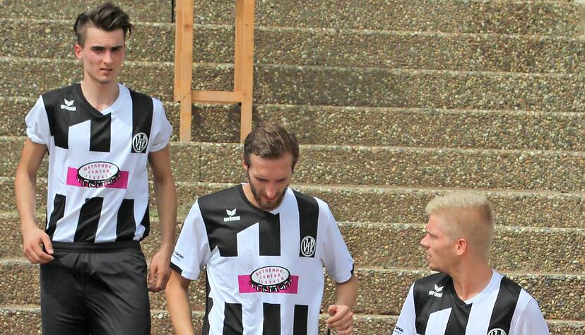 Die Symbolik des des Bildes täuscht: Für den VfR Heilbronn soll es in der ersten Saison nach der Neugründung nicht abwärts, sondern aufwärts gehen.