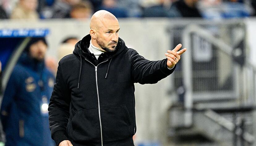 Coach Christian Ilzer von der TSG 1899 Hoffenheim freut sich auf das Ausw&auml;rtsspiel gegen Borussia Dortmund. (Archivbild)