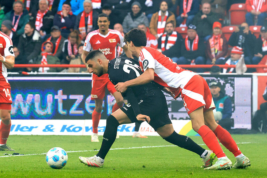 Deniz Undav: Starke Ballannahme und Abschluss beim 1:2. Gute Vorarbeit zum 4:3. Arbeitete viel im Sturm und meldete sich nach wochenlanger Bankdrückerei zurück. Note: 1,5