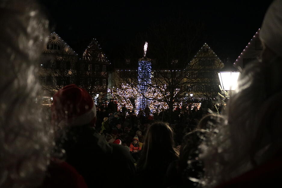 Der Öhringer Weihnachtsmarkt wurde am Freitagabend eröffnet.