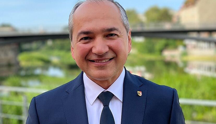 Octavian Ursu ist CDU-Oberbürgermeister von Görlitz. Er setze auf Gespräche und behandle jeden gleich, sagt er. "Auch wenn ich anderer Meinung bin."