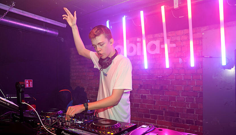 Zu früherer Stunde: Feiernde bei der Early Bird Party im Mobilat Zu früherer Stunde: Feiernde bei der Early Bird Party im Mobilat