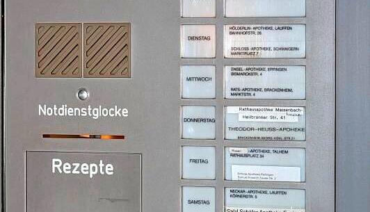 Manchmal reißt die Notdienstglocke den Apotheker aus dem Schlaf. Manchmal reißt die Notdienstglocke den Apotheker aus dem Schlaf.