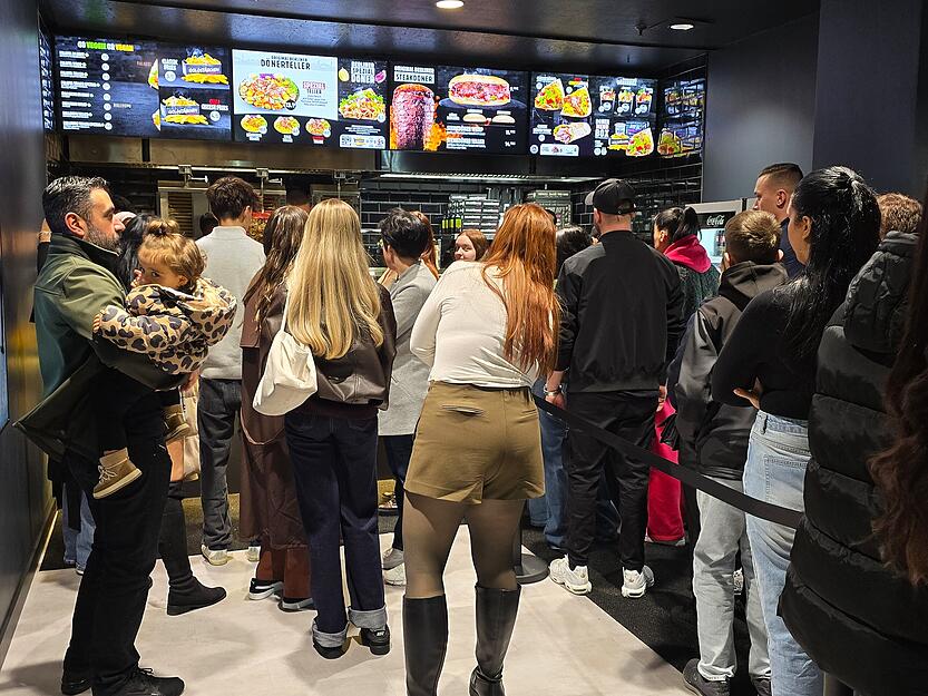 Volles Haus bei "Original Berliner Döner" im Heilbronner Wollhaus. Volles Haus bei "Original Berliner Döner" im Heilbronner Wollhaus.