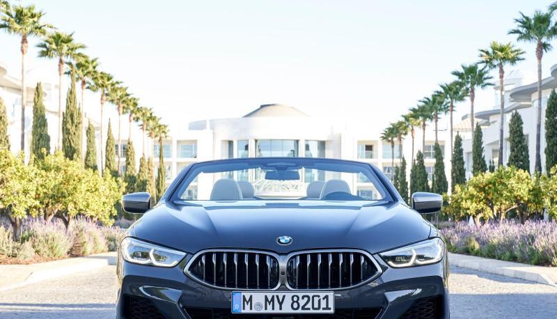 So viel Leistung und Luxus hat beim 8er Cabrio seinen Preis. Der BMW M850i kostet stolze 133.700 Euro.