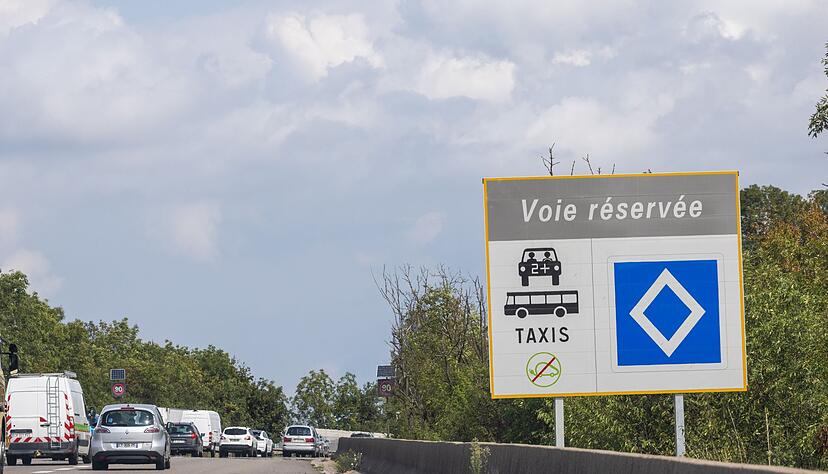 Wie bald in Paris gibt es eine sogenannte Umweltspur bereits unter anderem in Stra&szlig;burg und Lyon (Archivbild).