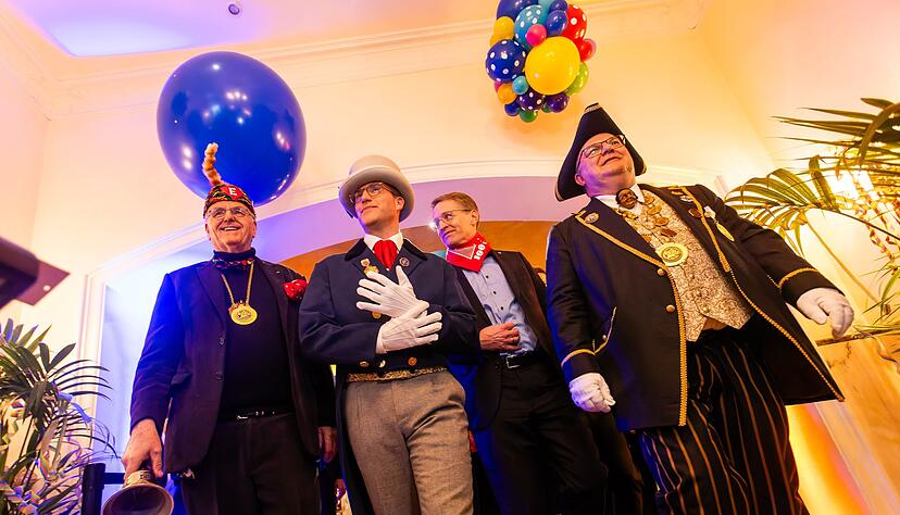 Der Gastgeber der Veranstaltung ist Roland Mack, Inhaber des Europa-Parks und selbst Inhaber der &laquo;Goldenen Narrenschelle&raquo;.