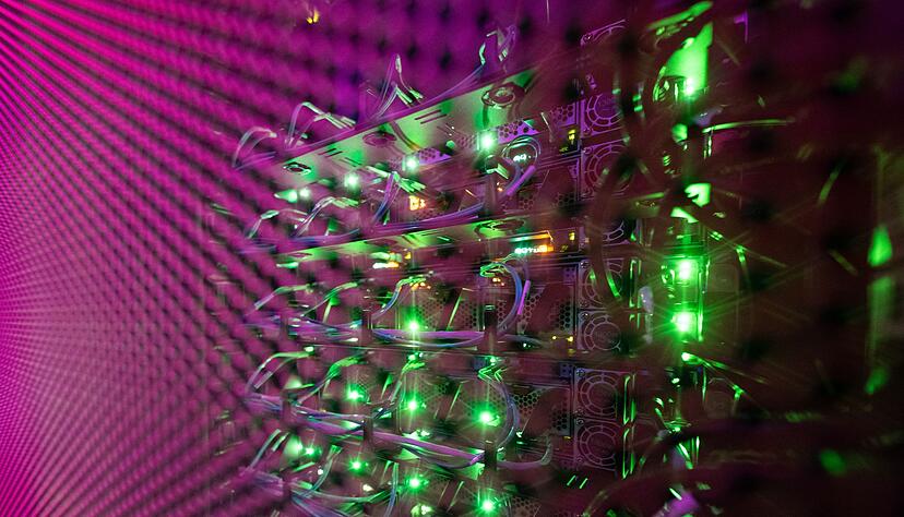 Der Datenbedarf im Digitalzeitalter steigt und steigt, daher werden Rechenzentren immer wichtiger. (Symbolbild) Der Datenbedarf im Digitalzeitalter steigt und steigt, daher werden Rechenzentren immer wichtiger. (Symbolbild)