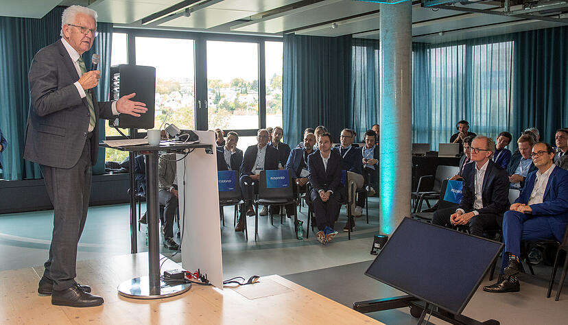 Ministerpräsident Winfried Kretschmann freut sich über die Ansiedelung des belgischen Chipforschungsinstituts Imec in Heilbronn. Denn ohne Chips geht in Zukunft kaum noch etwas.