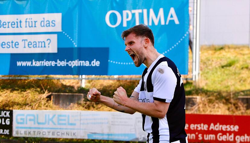 Jannik Dannhäußer bereitet das 1:0 des VfR Heilbronn gegen seinen Ex-Klub mustergültig vor.