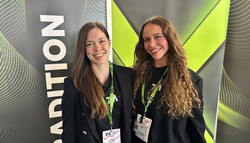 Lisa Schmitt (links), Mit-Gr&uuml;nderin und Organisatorin des Zukunftswiesen Summit, und die freiwillige Helferin Tradita Shala ziehen ein durchweg positives Fazit nach der dritten Auflage des Events.