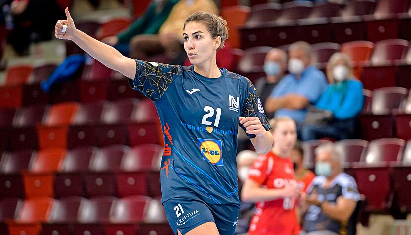 Daumen hoch: Neckarsulms Irene Espinola Perez steht mit der spanischen Nationalmannschaft vor ihrem ersten großen Turnier. 
Foto: Imago Images/Marco Wolf