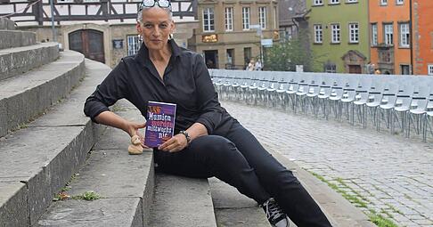„Geschichtlich sollte man nicht zu genau hinsehen“, sagt die Schwäbisch Haller Autorin Tatjana Kruse über ihre neue Krimi-Komödie.