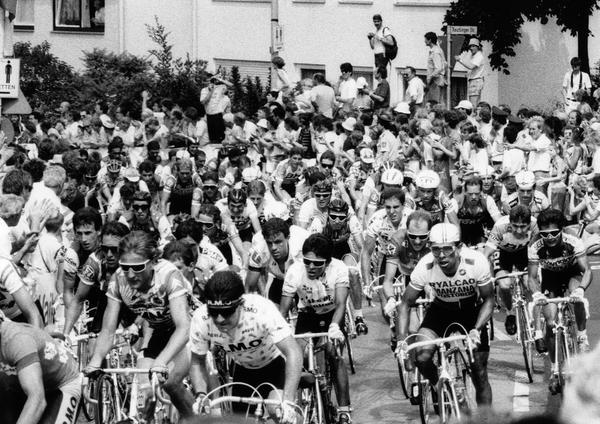 Rund 220 Teilnehmer aus über 20 Nationen nehmen an der Tour teil. Die festgelegte Etappe erstreckt sich über: Karlsruhe-Eppingen-Kleingartach-Stockheim-Brackenheim-Dürrenzimmern-Nordhausen-Nordheim-Klingenberg-Böckingen-Heilbronn-Untergruppenbach-Auenstein-Beilstein-Oberstenfeld-Backnang-Stuttgart. Rund 220 Teilnehmer aus über 20 Nationen nehmen an der Tour teil. Die festgelegte Etappe erstreckt sich über: Karlsruhe-Eppingen-Kleingartach-Stockheim-Brackenheim-Dürrenzimmern-Nordhausen-Nordheim-Klingenberg-Böckingen-Heilbronn-Untergruppenbach-Auenstein-Beilstein-Oberstenfeld-Backnang-Stuttgart.