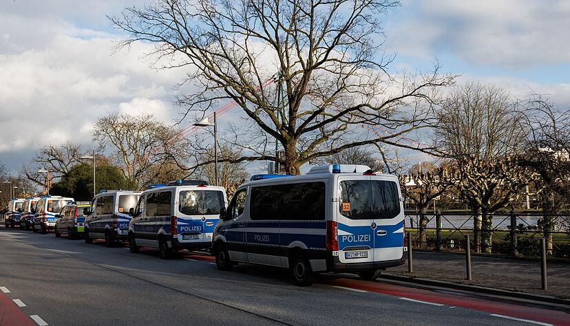 Der Main liegt nicht weit von der Schule.