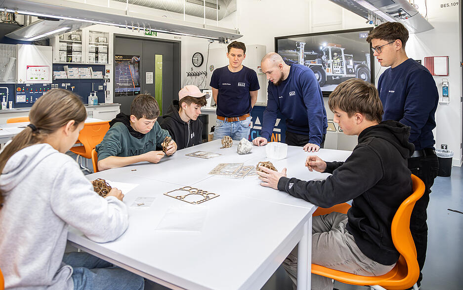 ... kleine Modelle bauen ... ... kleine Modelle bauen ...