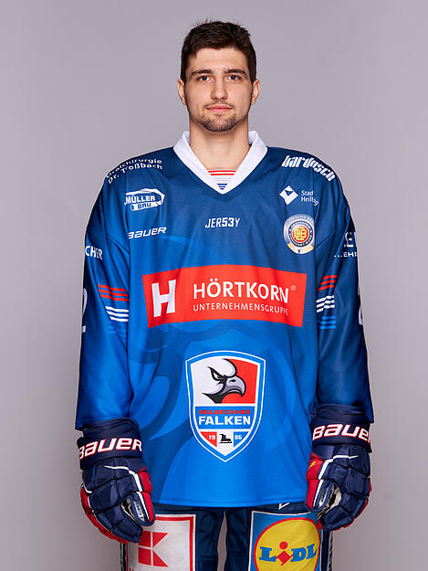 #2 Benedikt Jiranek, Verteidiger

Ein echter Oberliga-Experte: Der 21-Jährige spielte vergangene Saison für Memmingen und Passau in der Oberliga Süd, blickt zudem auf Oberligaerfahrung für Landsberg, die Hannover Indians und den Höchstadter EC zurück. Wie sein jüngerer Bruder Vincent lernte er das Eishockeyspielen in seiner Geburtsstadt Nürnberg.