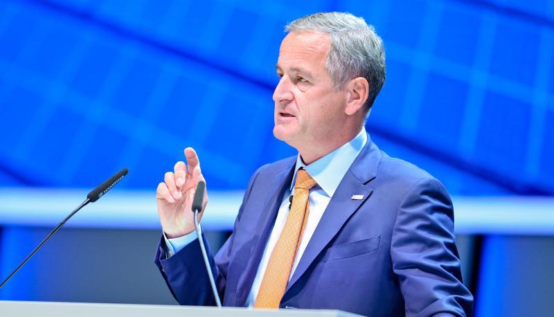 Frank Mastiaux spricht bei einer Hauptversammlung. Frank Mastiaux spricht bei einer Hauptversammlung.