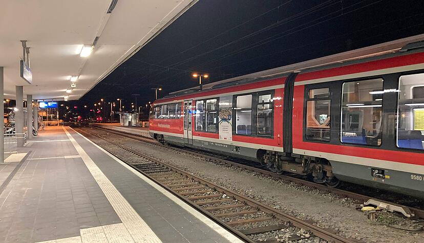 Um Mitternacht ist der Heilbronner Hauptbahnhof fast menschenleer. Um Mitternacht ist der Heilbronner Hauptbahnhof fast menschenleer.