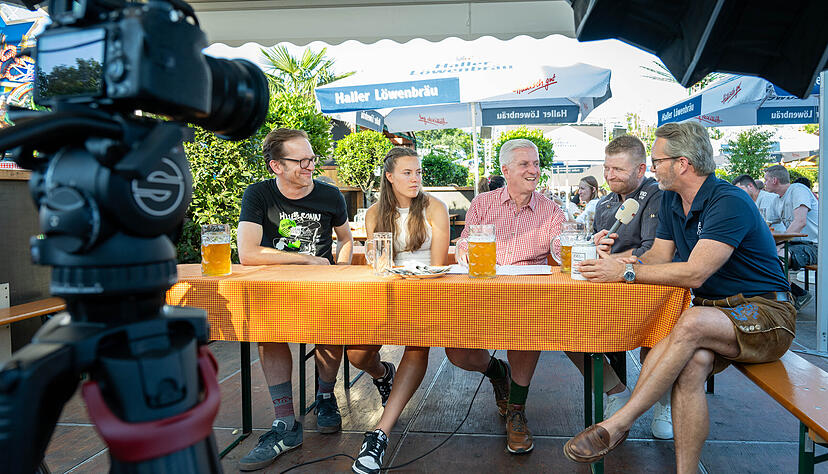 Volksfest TV mit (von links) Thomas Bornheim, Mara Alber, Uwe Ralf Heer, Johannes Hirth und Peter Theilacker.