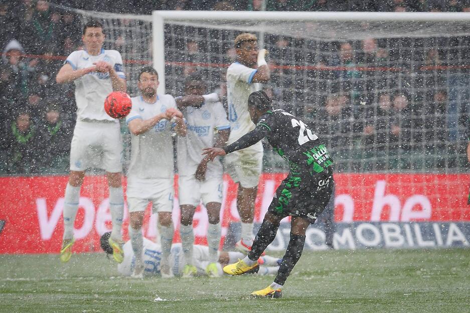 Ein Wechsel zum VfB Stuttgart k&ouml;nnte im Sommer folgen. Dann w&auml;re Nazinho wohl Mittelst&auml;dt-Ersatz.