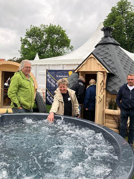 Sie verwandelte den Park rund um die Kultura in ein Messegel&auml;nde.