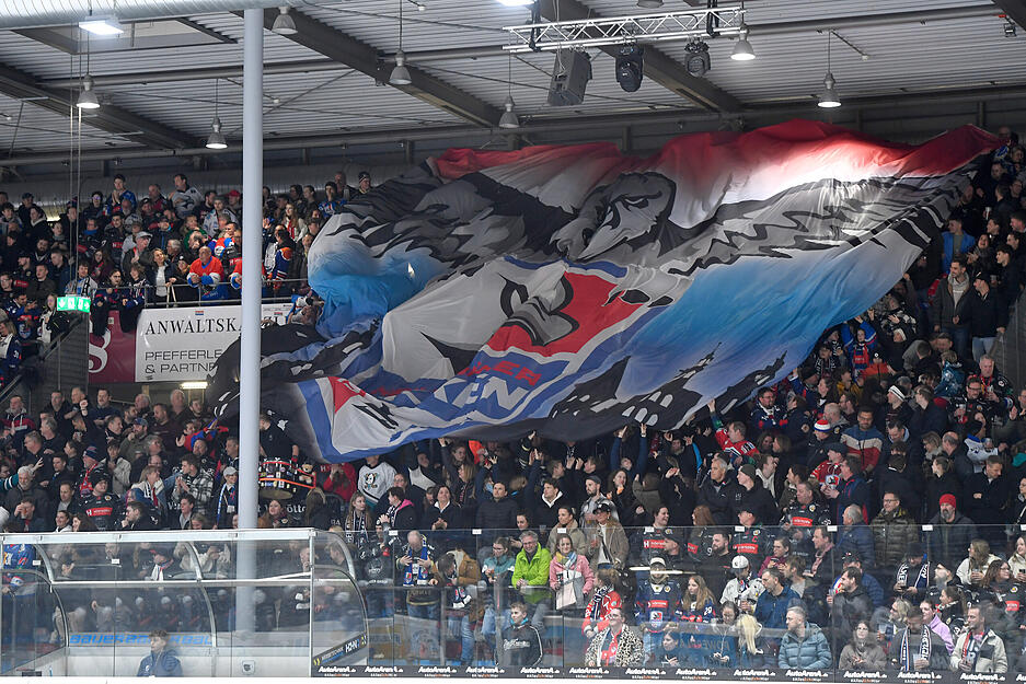 Das Spiel zwischen den Heilbronner Falken und den Memmingen Indians am Freitag war das erste der Viertelfinalserie. Das Spiel zwischen den Heilbronner Falken und den Memmingen Indians am Freitag war das erste der Viertelfinalserie.