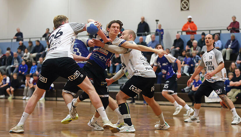 Geht f&uuml;r den TSV Weinsberg auch dorthin, wo es wehtut: Nicolas Ehrlich.