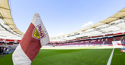 Eckfahne des VfB Stuttgart in der Mercedes-Benz Arena. Eckfahne des VfB Stuttgart in der Mercedes-Benz Arena.