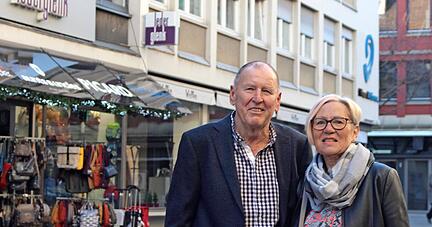 Willi und Gabi Schwarz w&uuml;nschen sich mehr individuelle und kleine Gesch&auml;fte in der Heilbronner Innenstadt, aber auch ein Modekaufhaus.
Foto: Ralf Schick