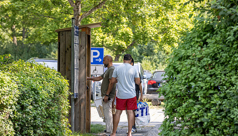 Fürs Parken fallen am Breitenauer See Gebühren an. Fürs Parken fallen am Breitenauer See Gebühren an.