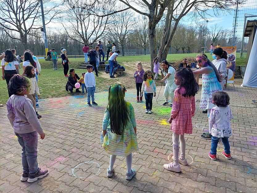 In Bad Friedrichshall findet am 22. März das "Holi Festival" statt. Viele Besucher feiern dort das indische Frühlingsfest mit bunten Farben.