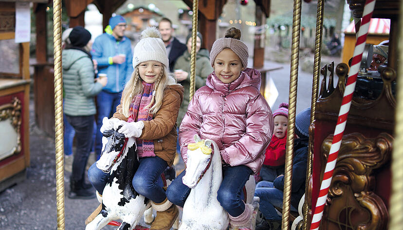 Kinderkarussell im Winterwunderwald in Tripsdrill.