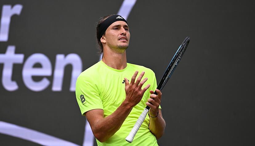 Alexander Zverev ermöglichte Taylor Fritz das entscheidende Break im ersten Satz mit leichteren Fehlern. Alexander Zverev ermöglichte Taylor Fritz das entscheidende Break im ersten Satz mit leichteren Fehlern.