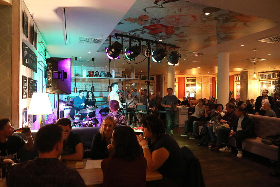 13 Bands und milde Temperaturen sorgten f&uuml;r gute Stimmung bei der Heilbronner Live-Nacht