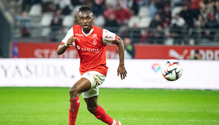 Der VfB Stuttgart soll an Valentin Atangana von Stade Reims interessiert sein. Der VfB Stuttgart soll an Valentin Atangana von Stade Reims interessiert sein.