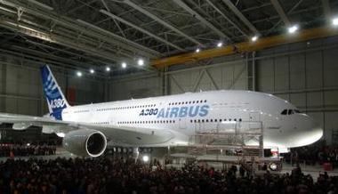 Der A380 ist ein Flugzeug der Superlative. Der A380 ist ein Flugzeug der Superlative.