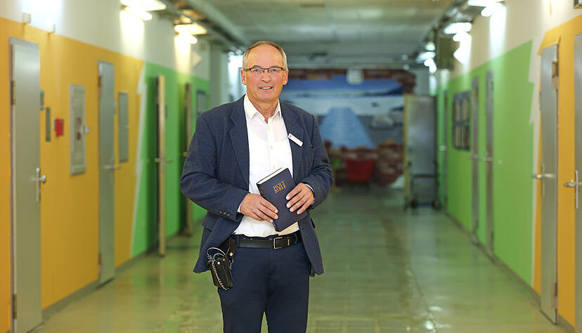 Gef&auml;ngnis&shy;seelsorger Jochen Stiefel beh&auml;lt Geheimnisse von Insassen der Justizvollzugsanstalt Heilbronn f&uuml;r sich.