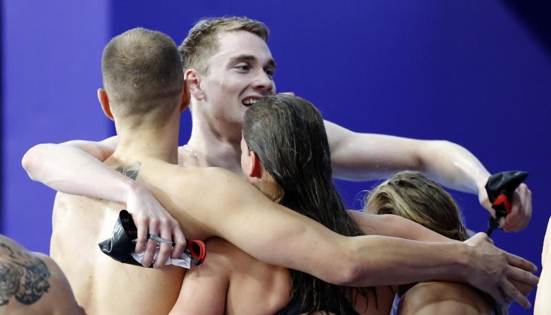Das deutsche Mixed-Team jubelt &uuml;ber den Sieg.