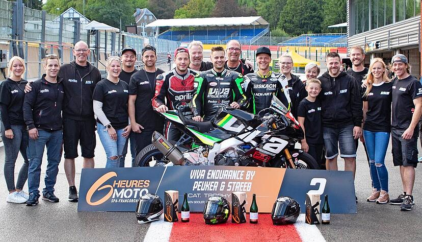 2023 gewann das ViVa-Endurance-Team beim Sechs-Stunden-Rennen auf dem Circuit de Spa-Francorchamps die Endurance-Wertung. Mittendrin: der Zaberfelder Sven Seidler neben seinen Teamkollegen Mario Peuker (li.) und Ralph Uhlig. 2023 gewann das ViVa-Endurance-Team beim Sechs-Stunden-Rennen auf dem Circuit de Spa-Francorchamps die Endurance-Wertung. Mittendrin: der Zaberfelder Sven Seidler neben seinen Teamkollegen Mario Peuker (li.) und Ralph Uhlig.