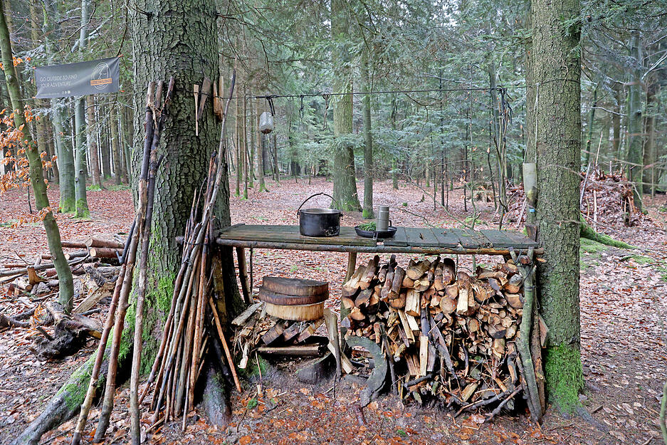 Survival-Trainer Dominik Knausenberger kommt eine Woche allein in der Wildnis zurecht
