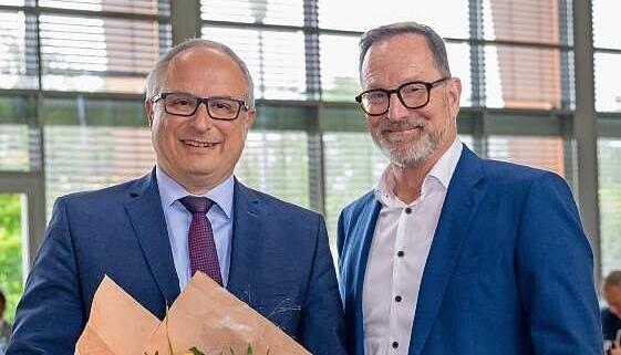 Verbandsvorsitzender Joachim Scholz (rechts) gratuliert Andreas Schumm zur Wahl.
Foto: Christiana Kunz