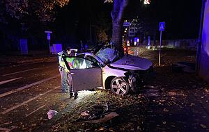 Die Polizei geht davon aus, dass der Mann deutlich zu schnell fuhr. Die Polizei geht davon aus, dass der Mann deutlich zu schnell fuhr.