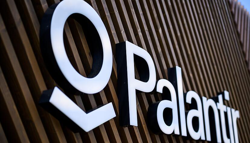 Die Datenanalyse-Software "Gotham" des US-Konzerns Palantir darf k&uuml;nftig in Baden-W&uuml;rttemberg genutzt werden. In der Schweiz lehnt man das Programm dagegen ab &ndash; wegen zu hoher Risiken.