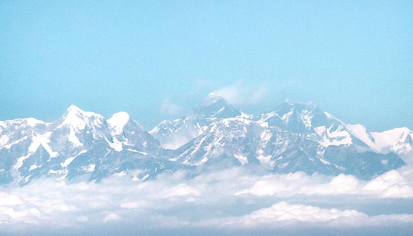 In Zeltlagern am Mount Everest sollen mehrere hundert Personen festsitzen. (Archivfoto)