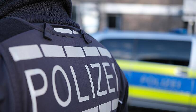 Die Polizei hat zwei mutma&szlig;liche Betr&uuml;ger festgenommen. (Symbolbild)