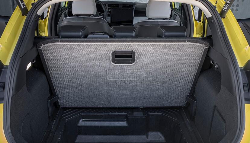 Platz da: Unter dem Ladeboden befindet sich noch zus&auml;tzlicher Stauraum.