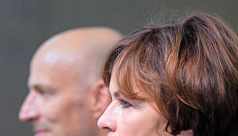 Nicola Leibinger-Kamm&uuml;ller, Vorsitzende der Gesch&auml;ftsleitung, und ihr Bruder, Technik-Chef Peter Leibinger.
Fotos: dpa