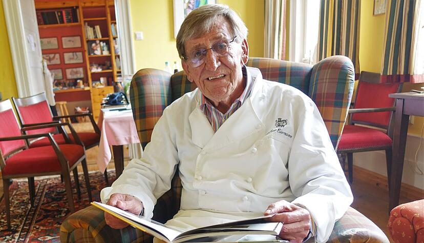 Sein Ruf reichte weit über Zweiflingen hinaus: Lother Eiermann kochte 35 Jahre lang im Wald- und Schlosshotel Friedrichsruhe, dessen Direktor er 1973 wurde. Im Laufe der Jahre erkochte er dem Hotel 2 Michelin-Sterne. Er galt als einer der großen Küchenchefs und Pioniere der Haute Cuisine in Deutschland. Mit 78 Jahren verstarb er 2024 an kurzer, schwerer Krankheit.