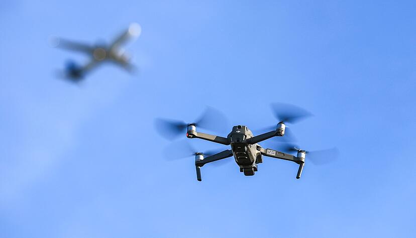 Mit Drohnen lassen sich gute Aufnahmen aus der Luft machen. Dabei gibt es aber einiges zu beachten, damit man nicht in Konflikt mit Vorschriften ger&auml;t.